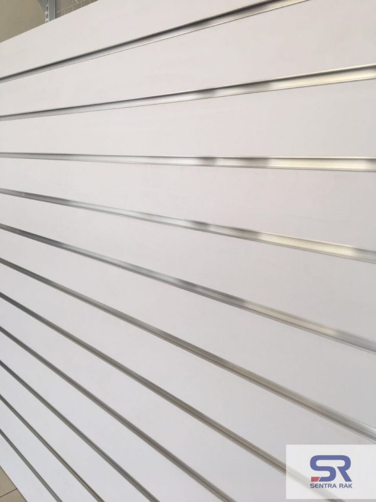 Slatwall 5