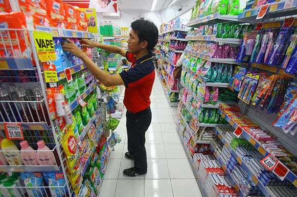 Koridor rak supermarket