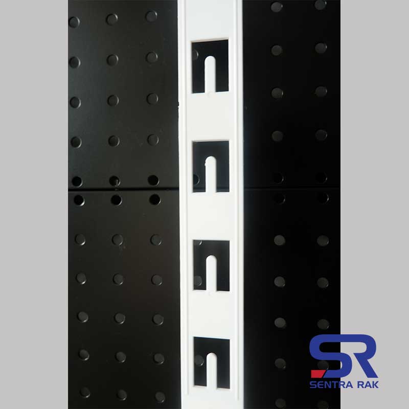 Clip Strip 12 Hole H650 - Image 7