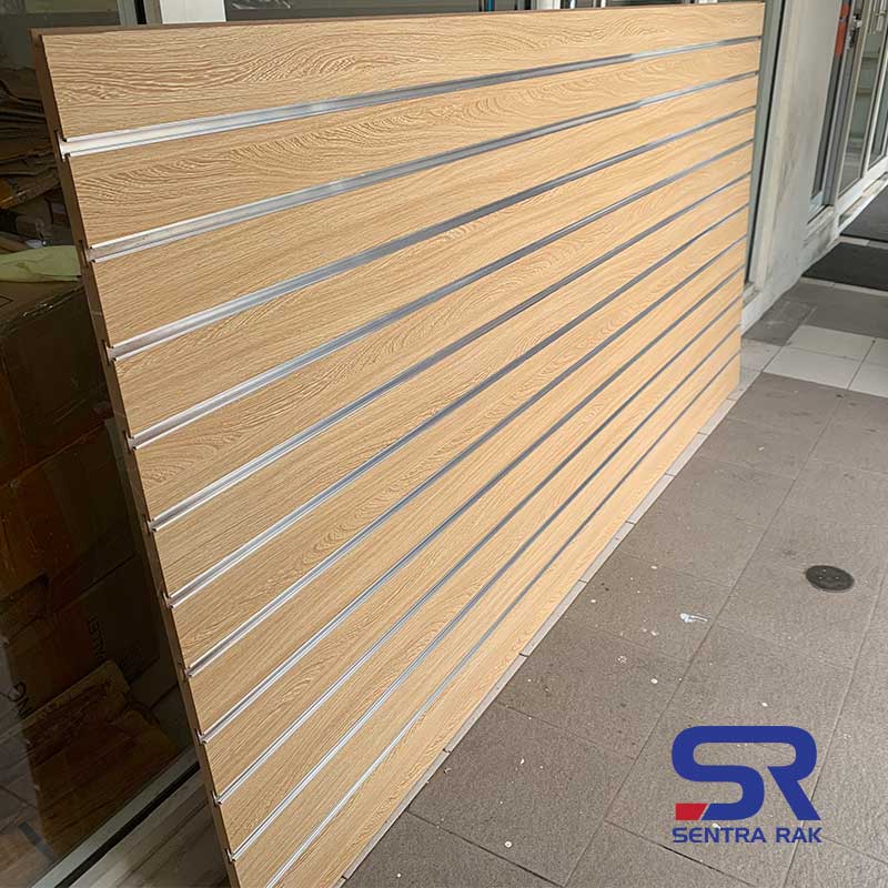 Wooden Slatwall panel L2440 H1220 - Motif Kayu (Wooden) - Image 3