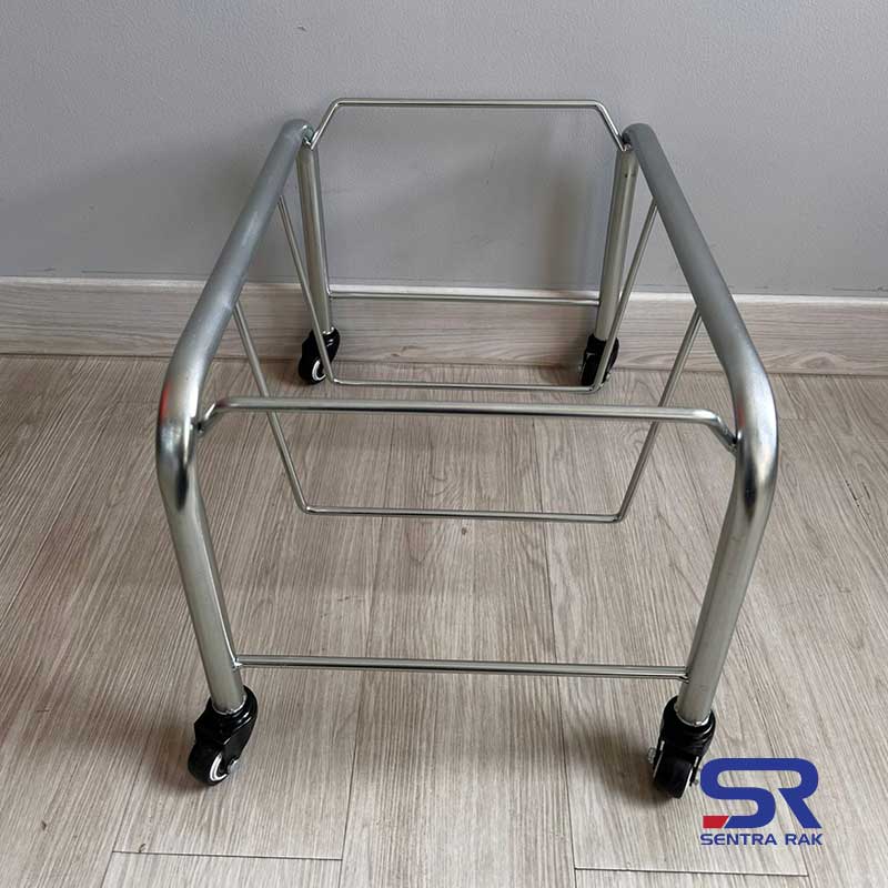 Shoping Basket Display With Wheels - Image 5